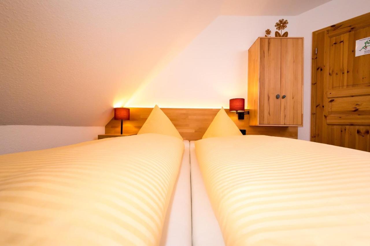Wohlfuehlhotel Im Schlosspark - Self Checkin Willebadessen Buitenkant foto