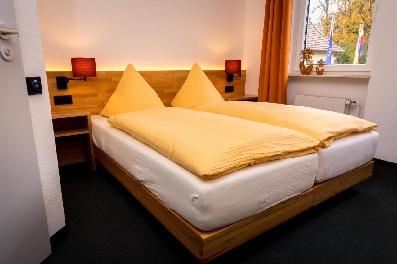 Wohlfuehlhotel Im Schlosspark - Self Checkin Willebadessen Buitenkant foto
