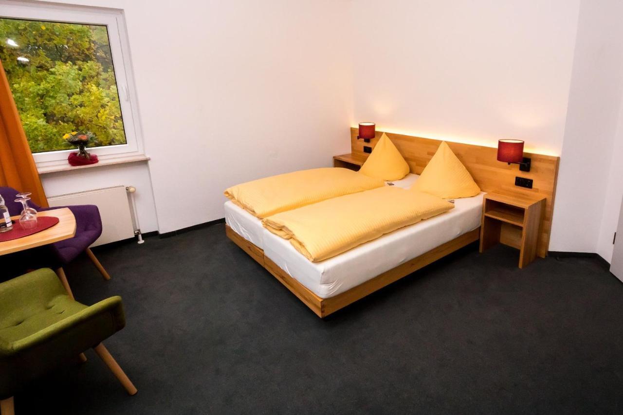 Wohlfuehlhotel Im Schlosspark - Self Checkin Willebadessen Buitenkant foto